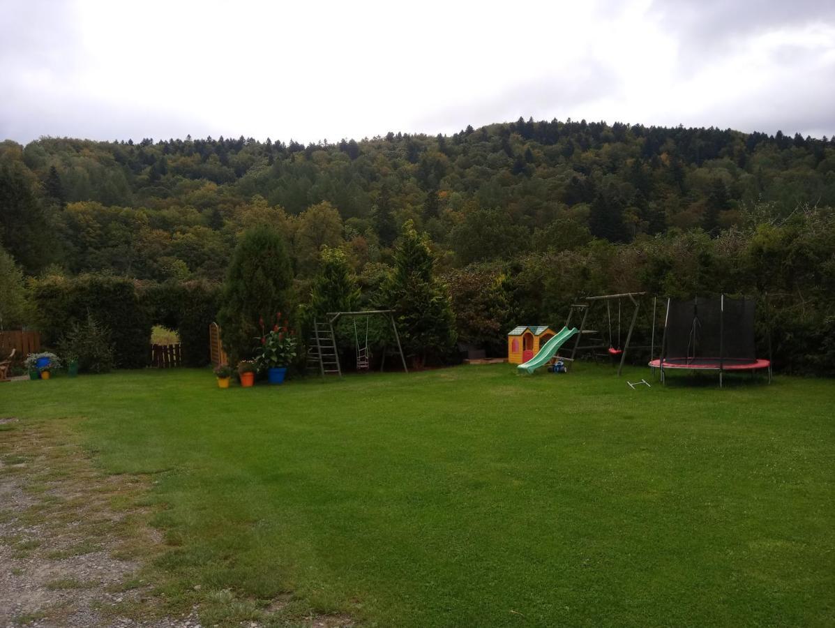 Cztery Pory Roku - Dom Villa Lutowiska Buitenkant foto