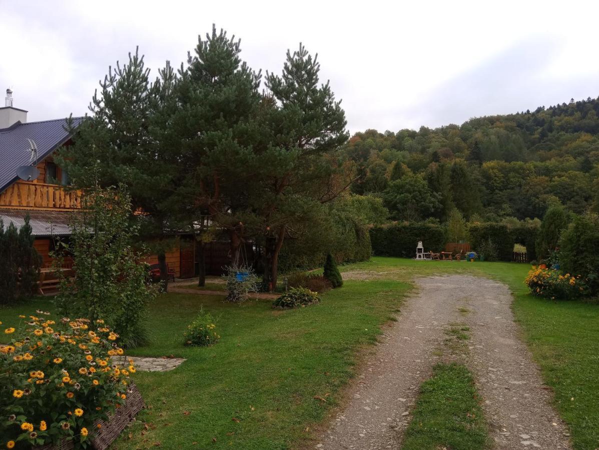 Cztery Pory Roku - Dom Villa Lutowiska Buitenkant foto