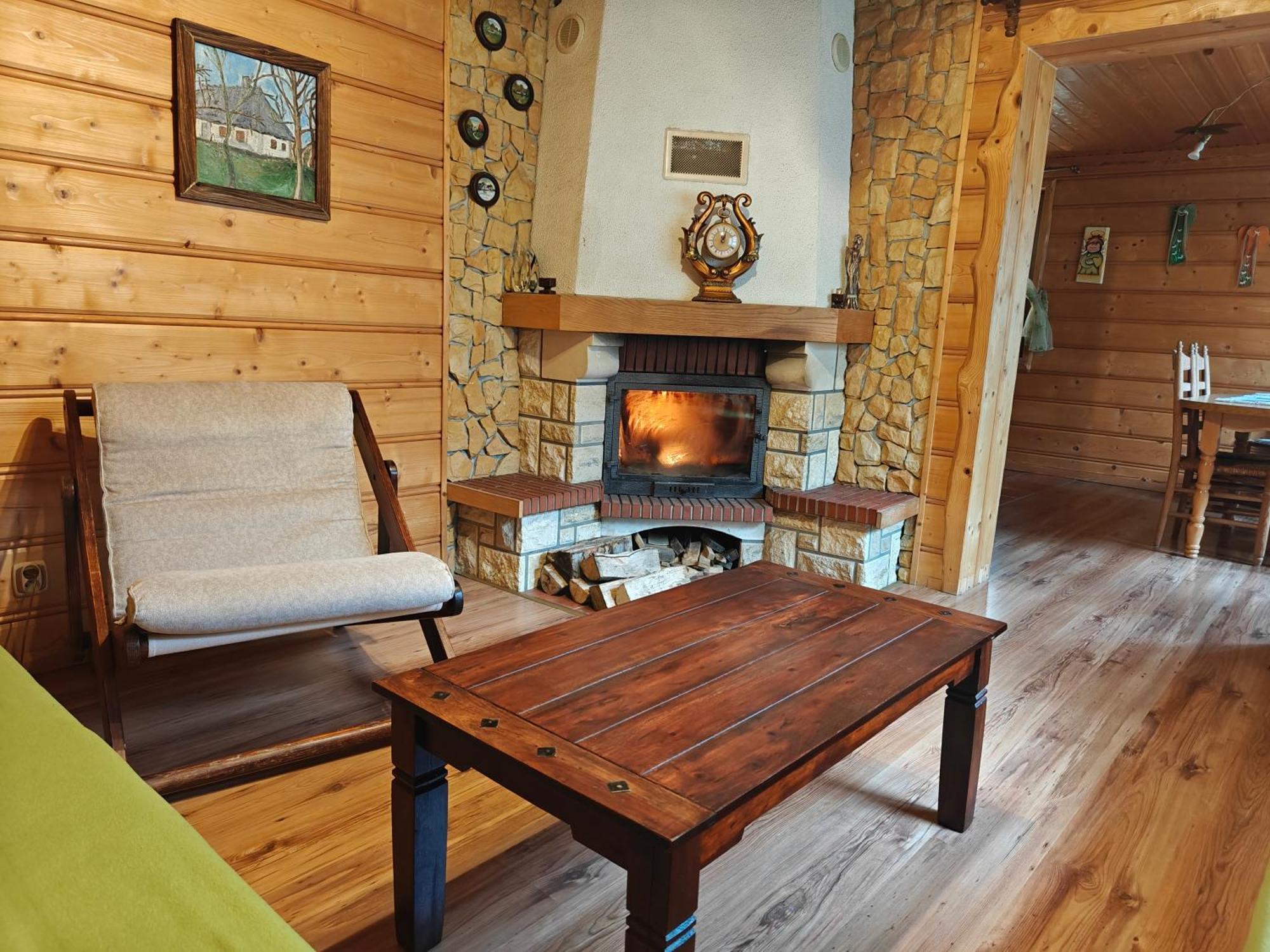 Cztery Pory Roku - Dom Villa Lutowiska Buitenkant foto
